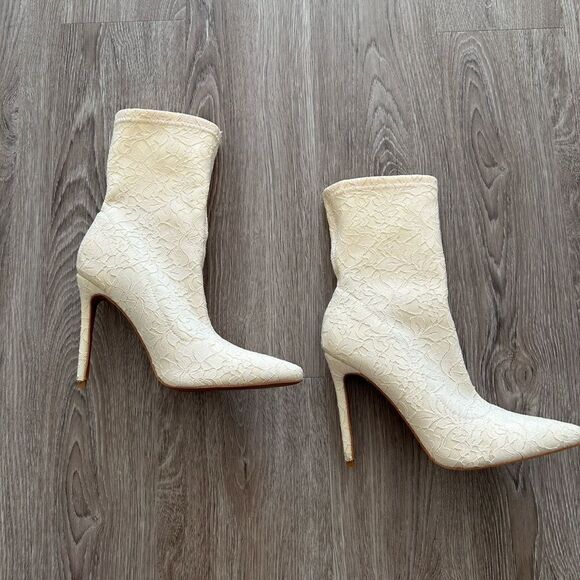 Lulu’s Lace Boots - Picture 4 of 9